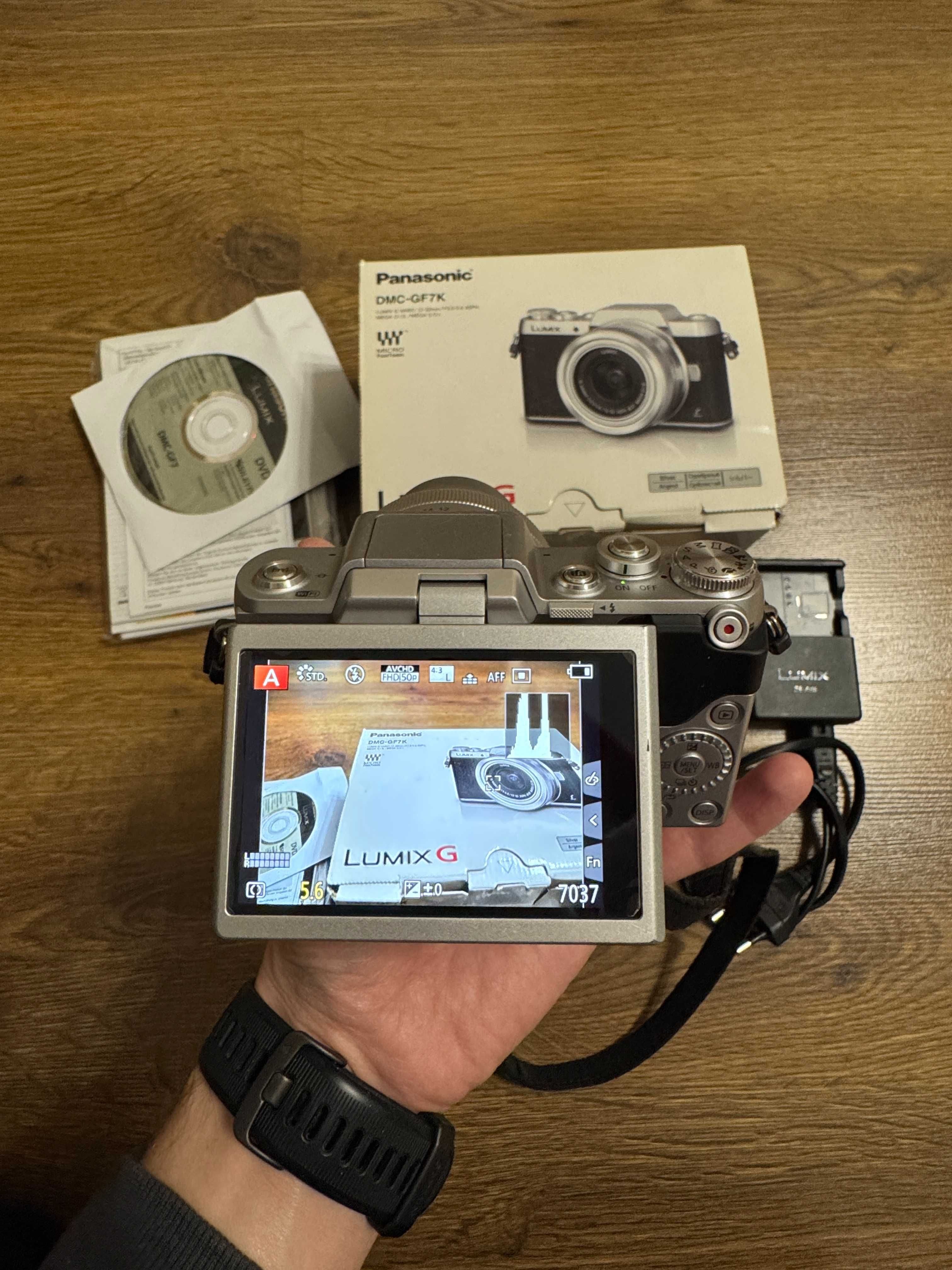 Бездзеркальний фотоапарат Panasonic Lumix DMC-GF7 kit (12-32mm)