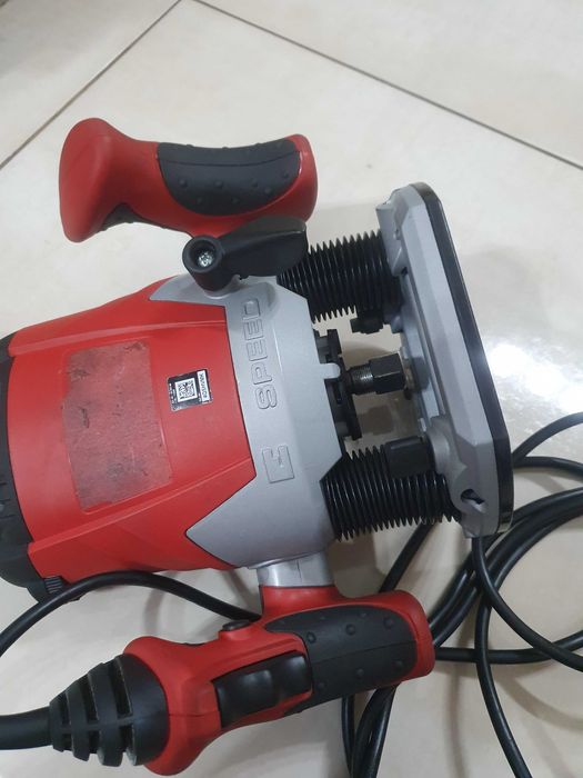Фрезер ПотужниЙ МоделЬ  Einhell TE-RO 1255E (4350490)  СТАН  НОВОГО !!