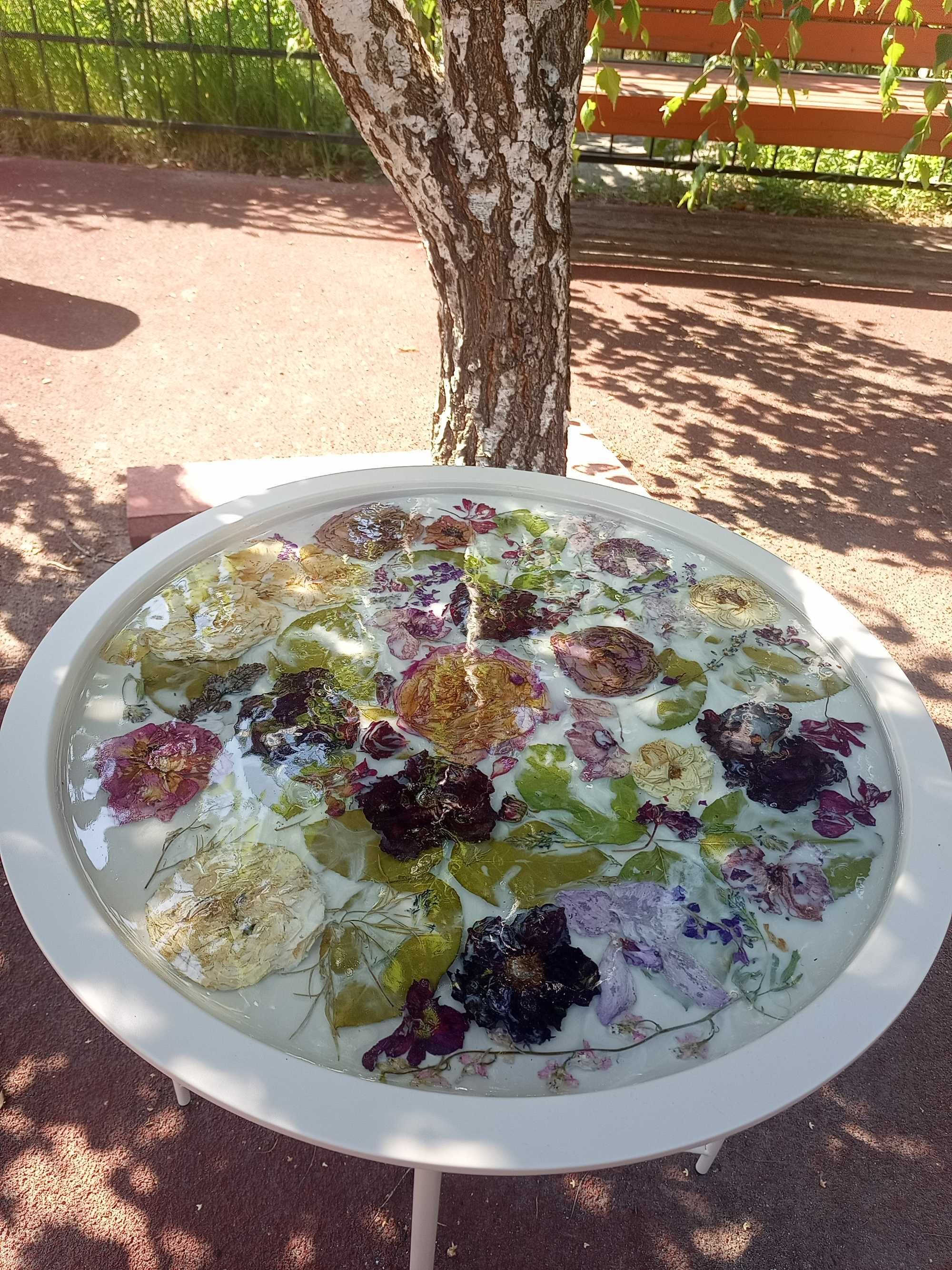 Продам стол с цветами