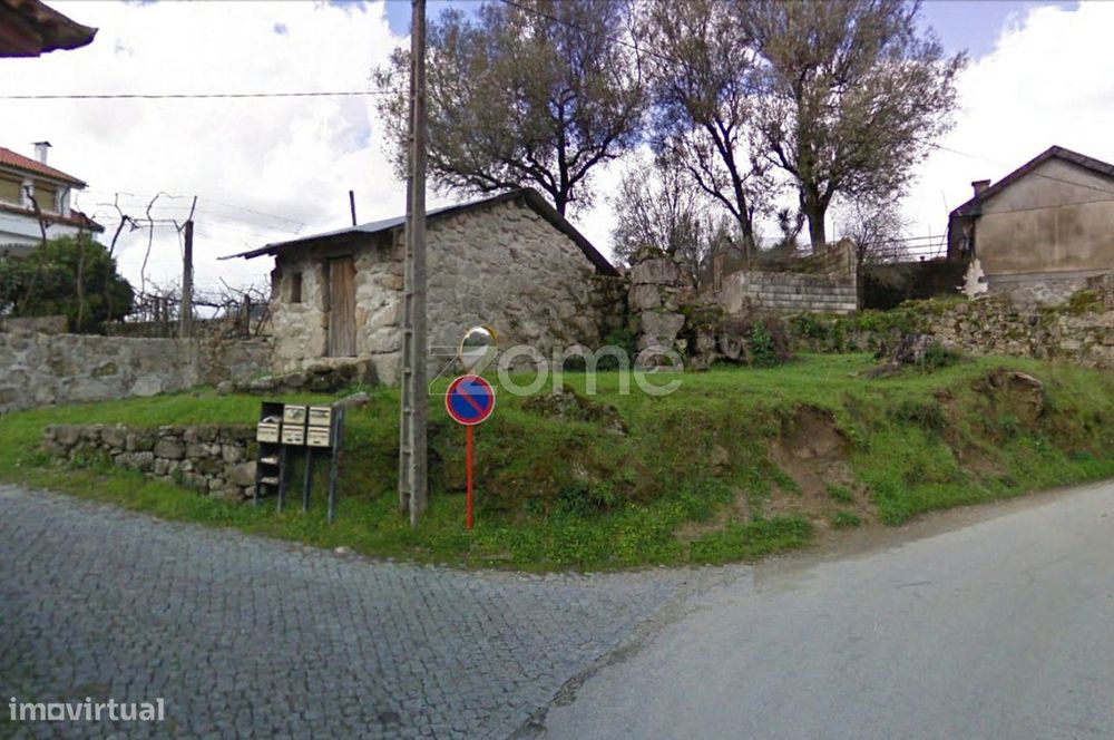 Terreno Com Casa Para Reconstruir Em Arcos De Valdevez