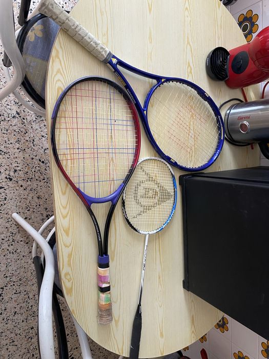 2 raquetes tenis 1 badminton