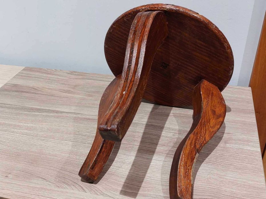 Peanha em madeira para vaso ou figura decorativa (sem os objectos)