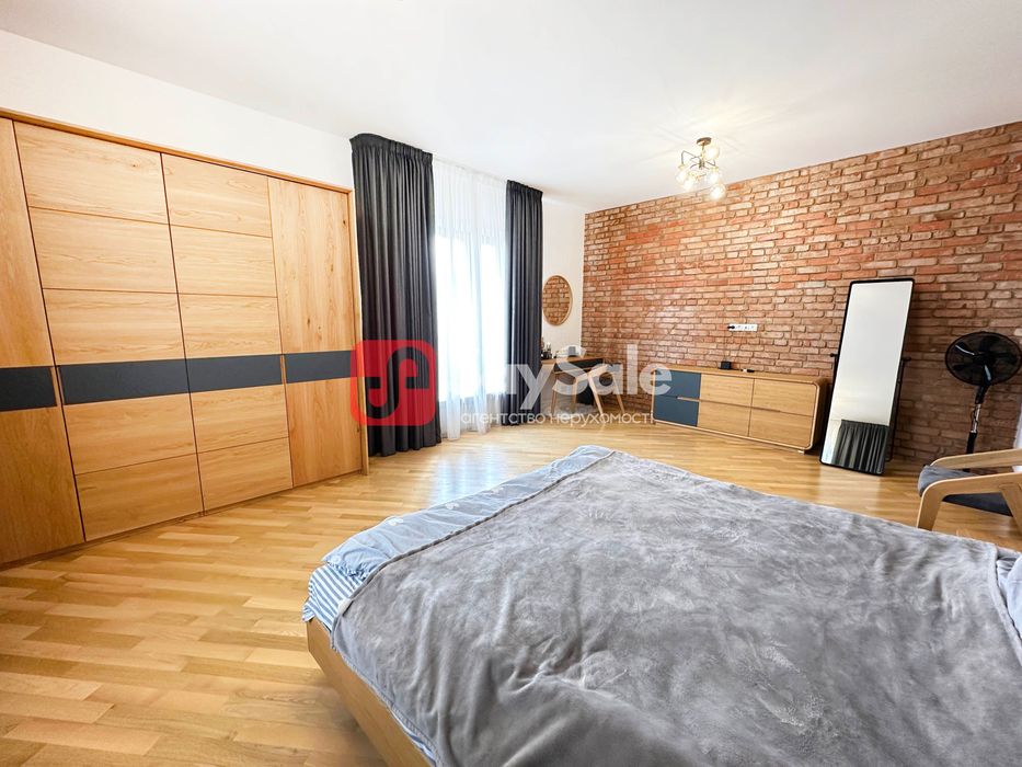 Продам будинок 460м2, 8 сот в селі Гатне, Мегамаркет, Одеський напрям