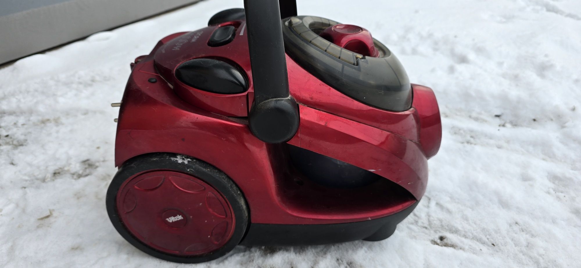 продам пылесос Vitek VT 1825 R