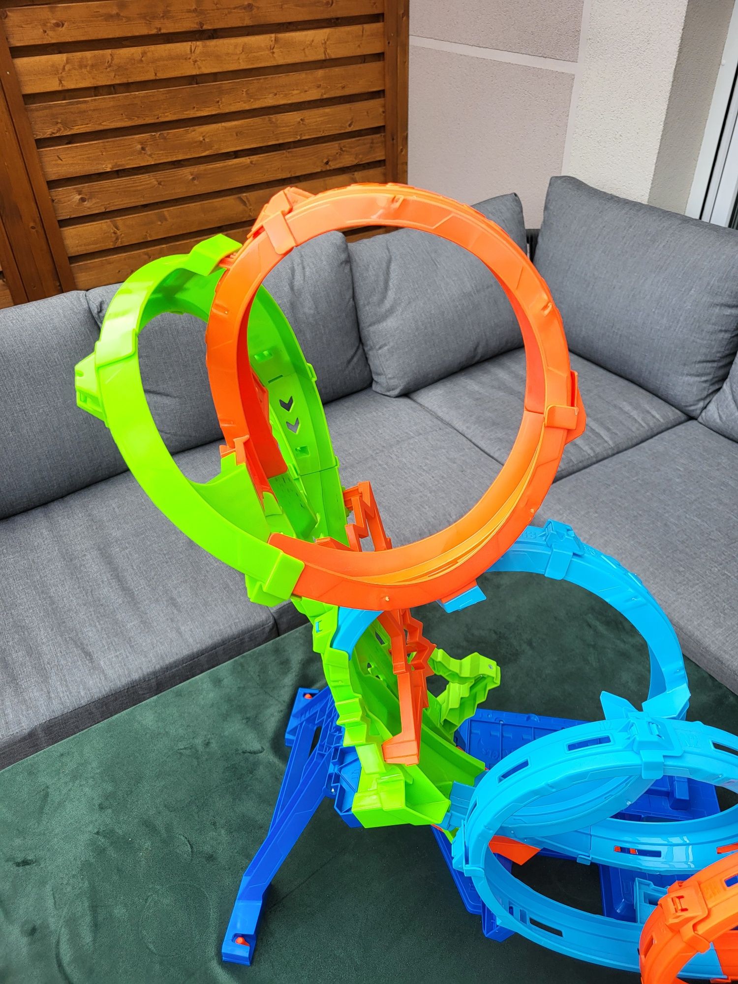 Tor Hot Wheels Action poczwórne pętla, jak nowy