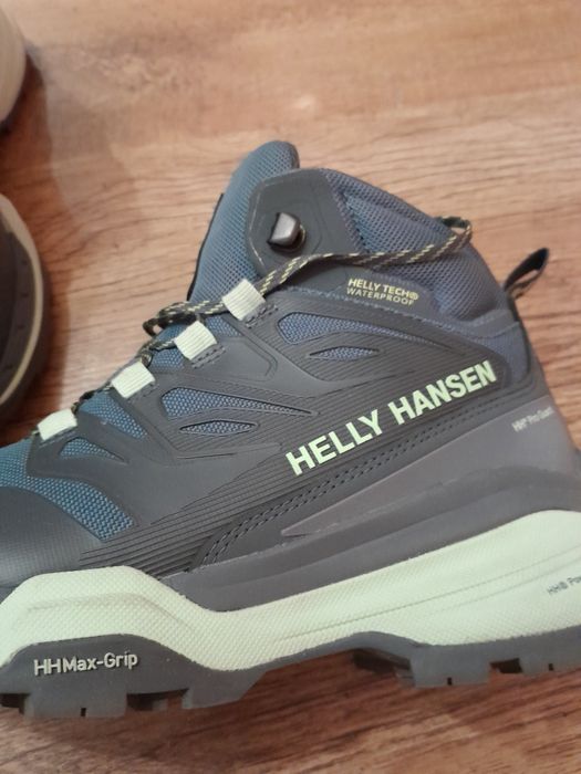 Женские кроссовки 36 размер,оригинал.