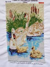 Картина Лебеди в пруду вышитая бисером