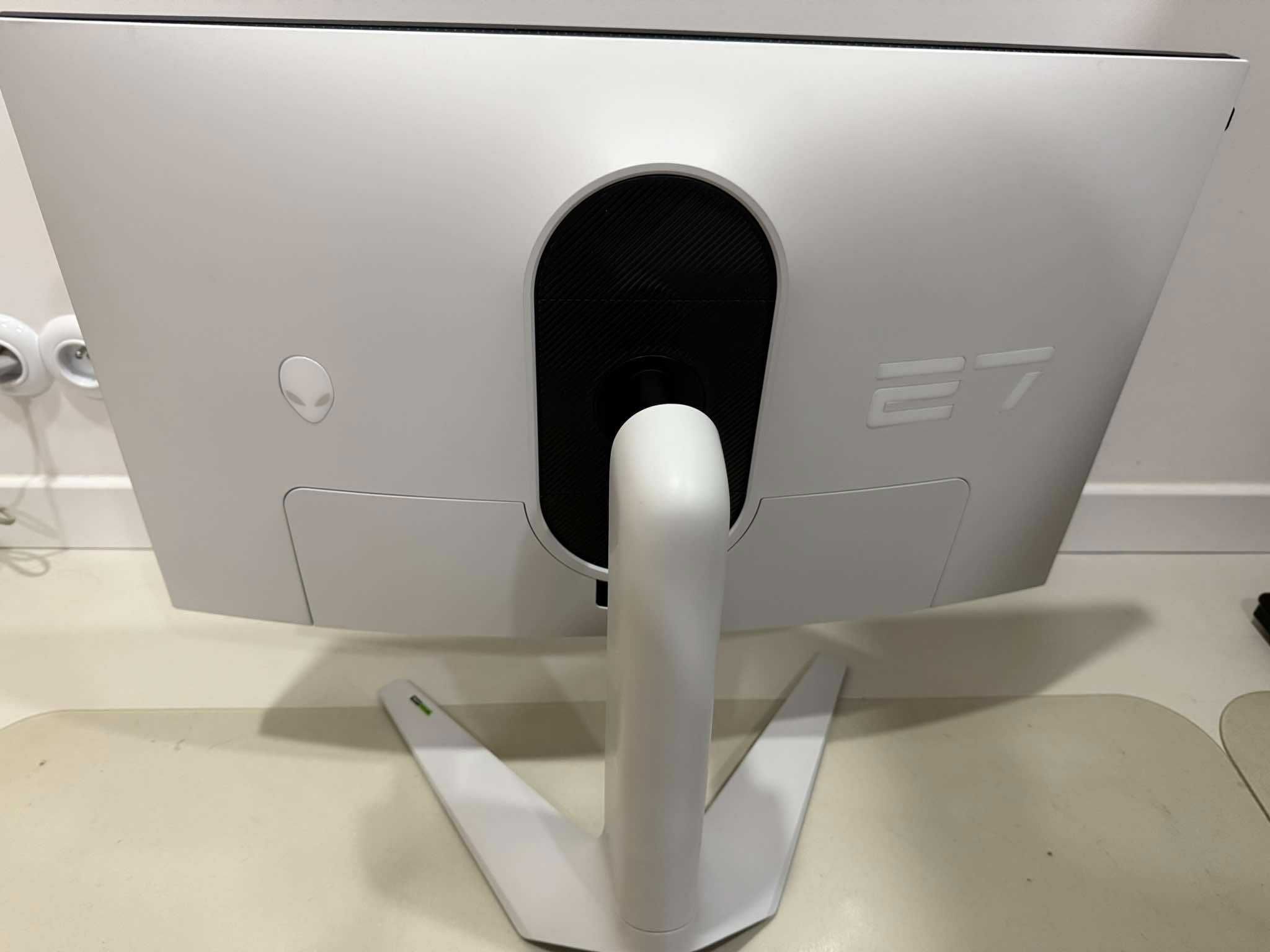 DELL Alienware AW2723DF 27" 2560x1440px IPS 280Hz 1 ms