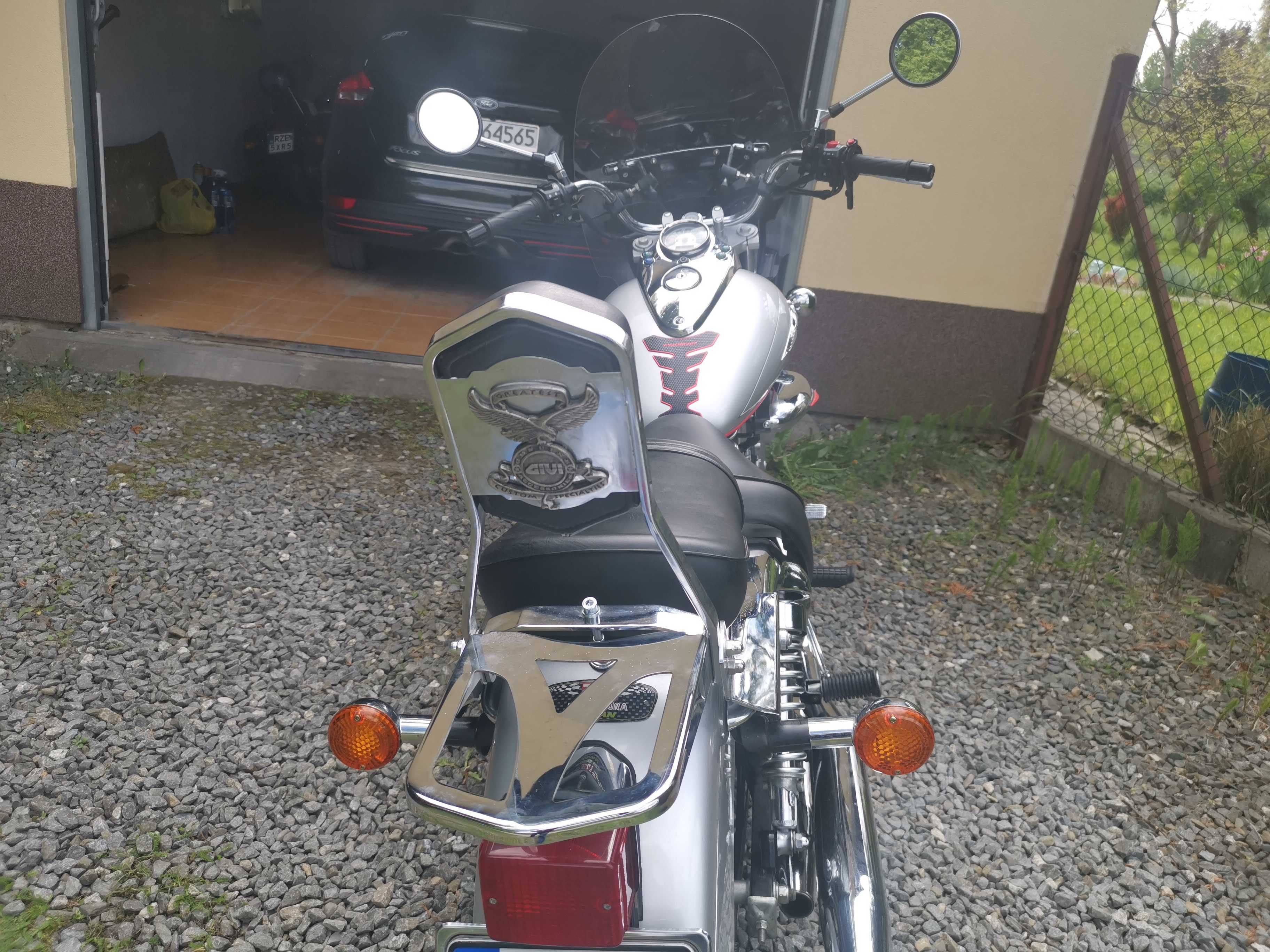 Suzuki Intruder VL 125 (konkurent Honda shadow i Yamaha Drag star)