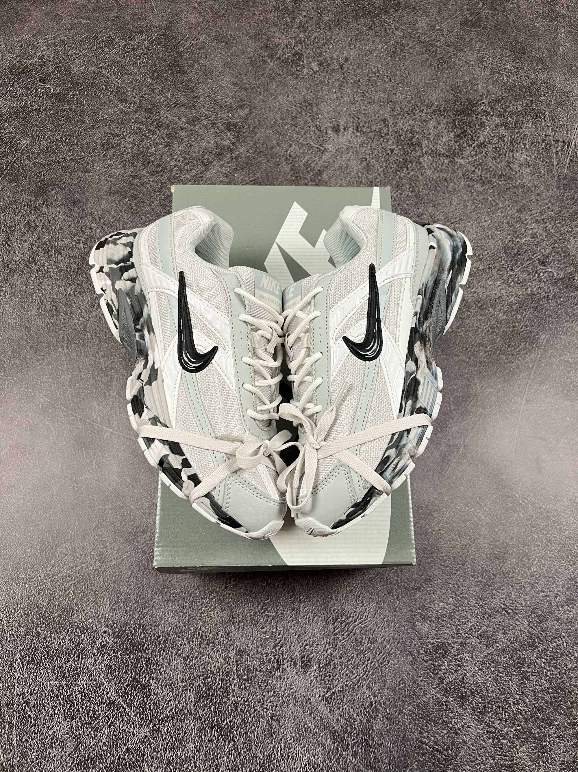 Nike Initiator Custom Grey