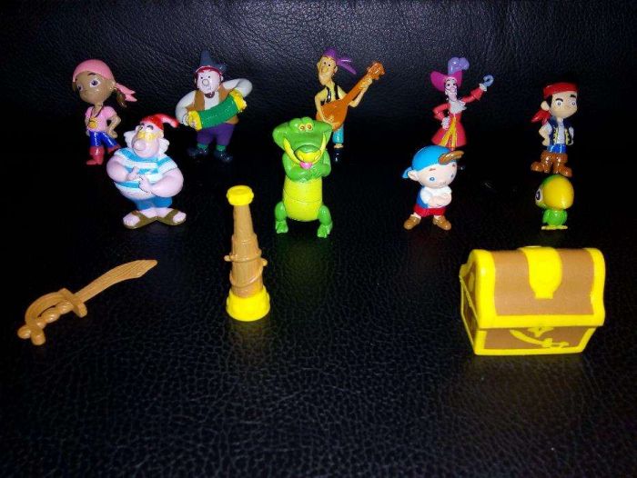 Jake e os Piratas (12 figuras miniatura)