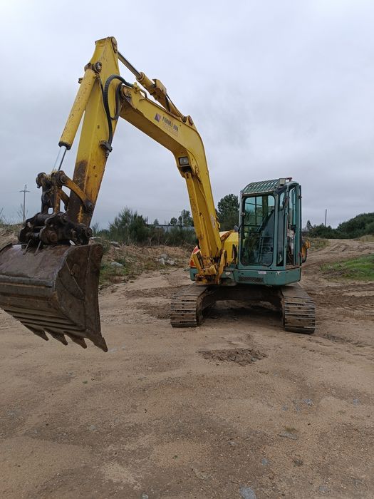 Mini giratória de 7 toneladas e meio Anemar