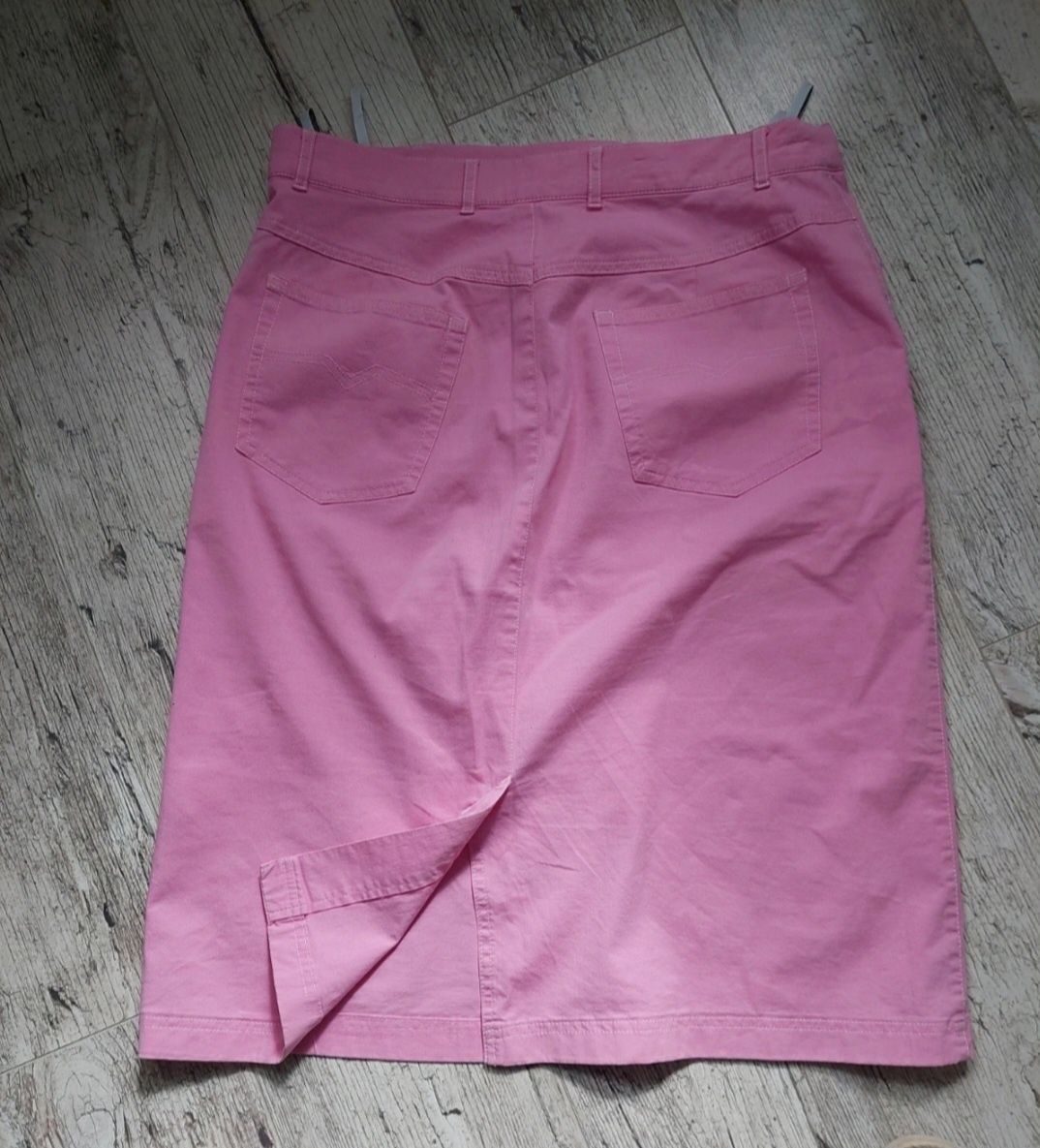 Jeansowa spódnica różowa