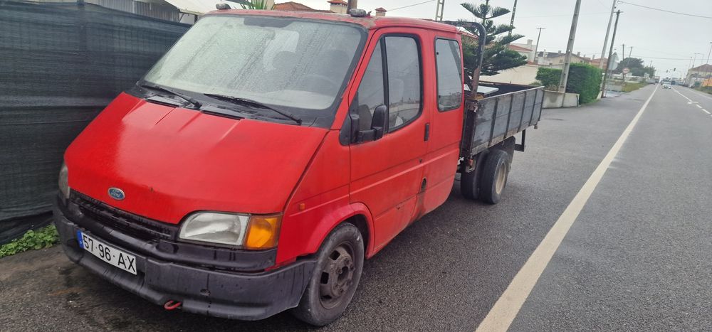 Carrinha caixa aberta, carro esta a trabalhar