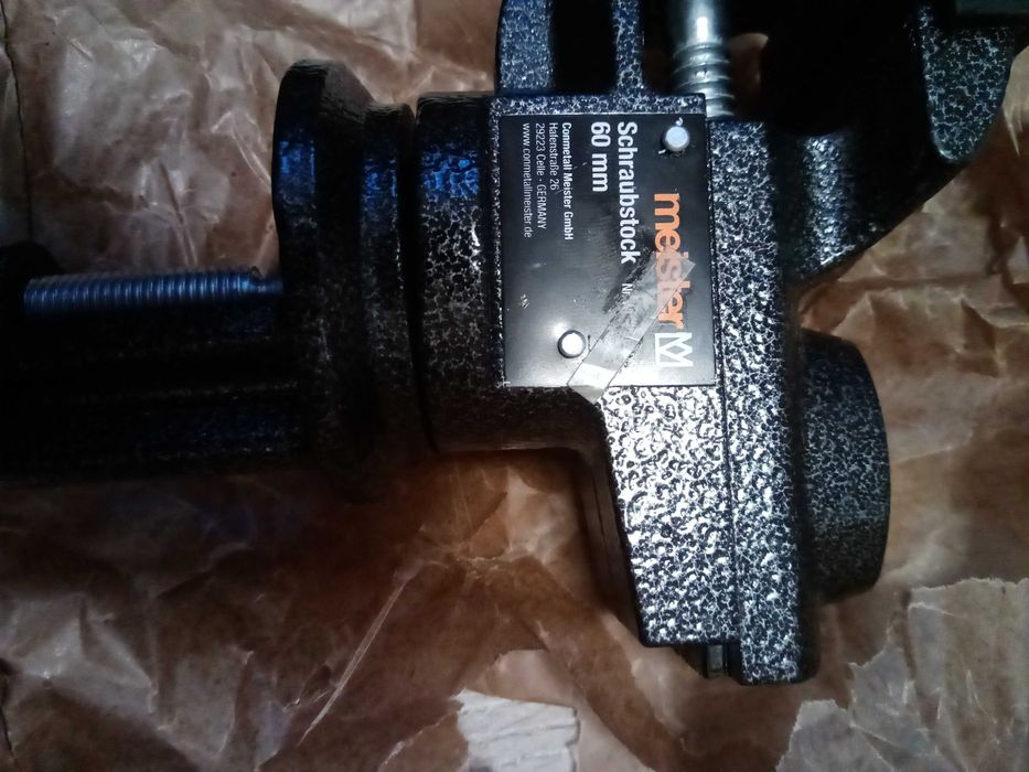 miniaturowe mechaniczne imadło stołowe
