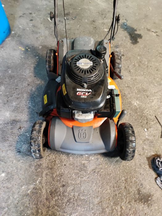 Kosiarka do trawy Husqvarna z napędem