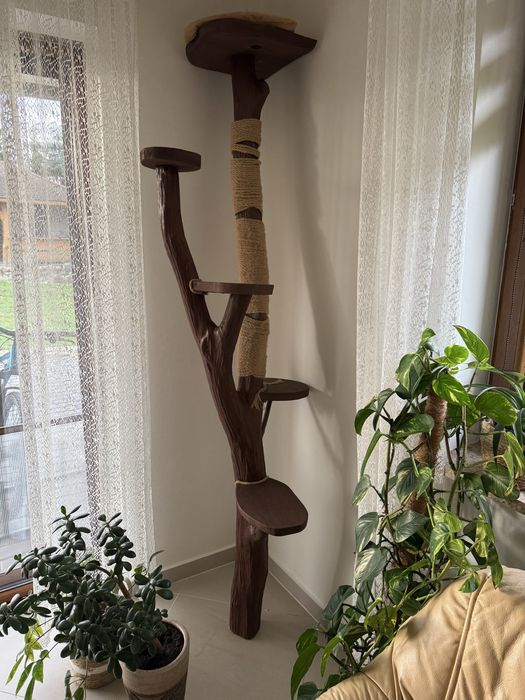 Drewniany drapak dla kota