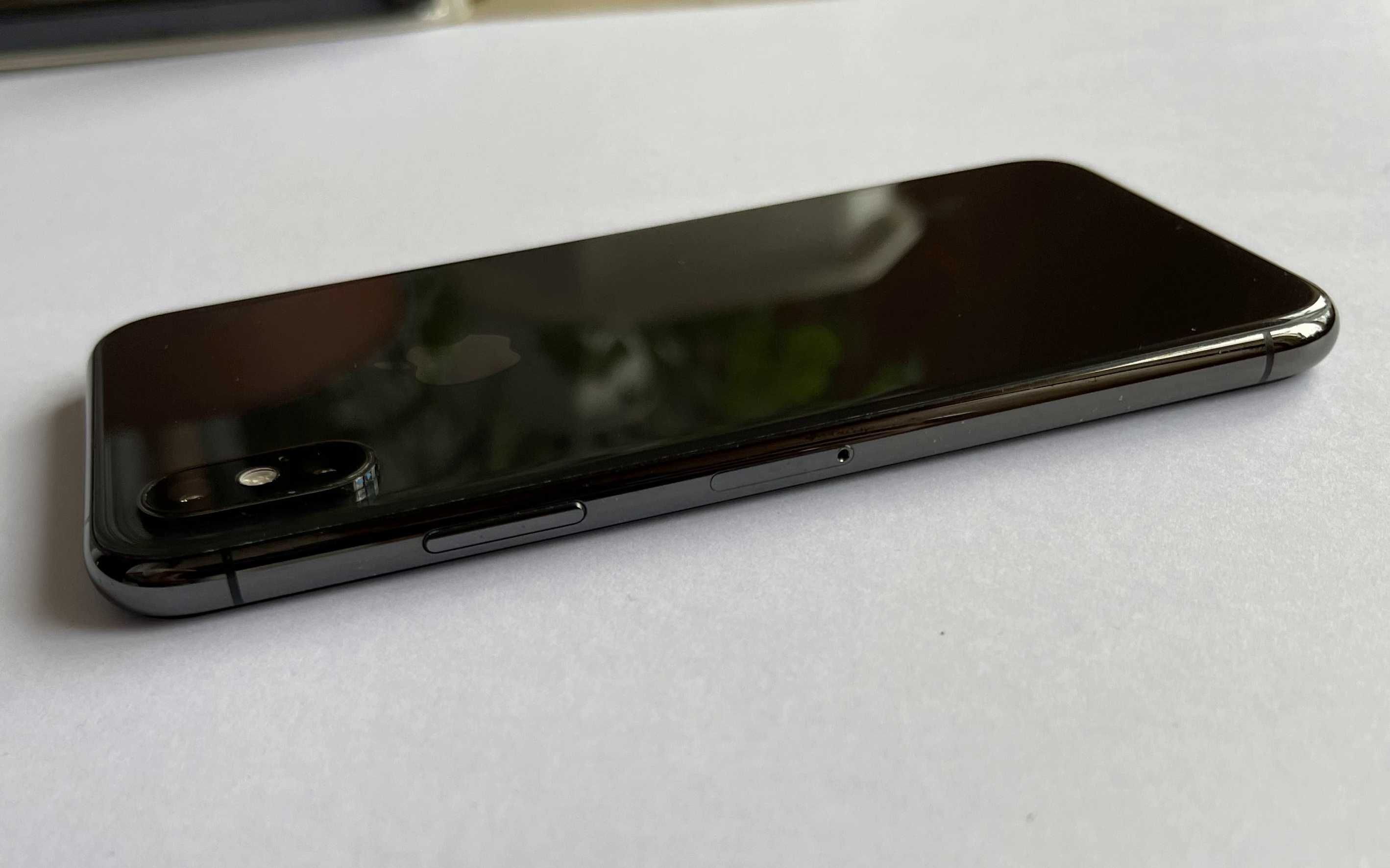 iPhone XS 64GB Space Gray Neverlock