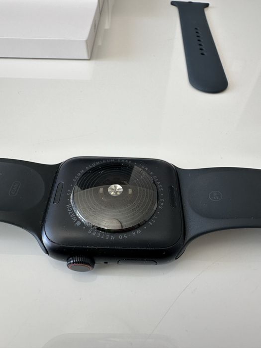 Apple Watch SE (2 gen) + Cellular - 44mm - Mid Night