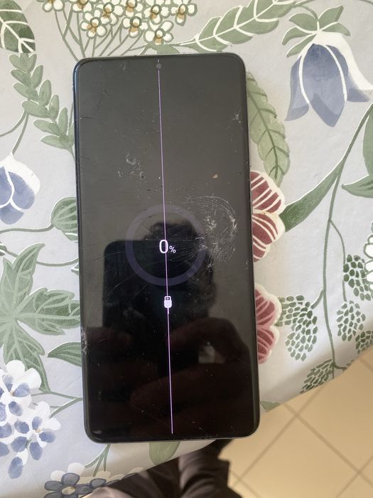 Samsung s20 plus danificado