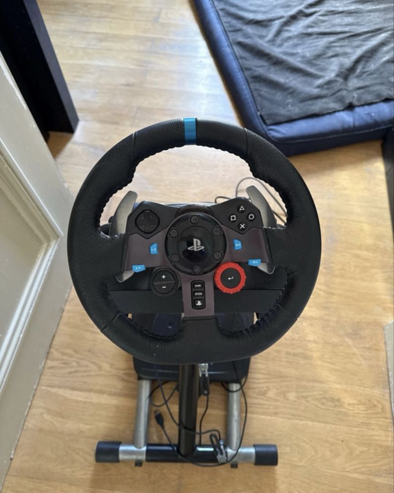 Logitech g29. Volante, pedais e stand.