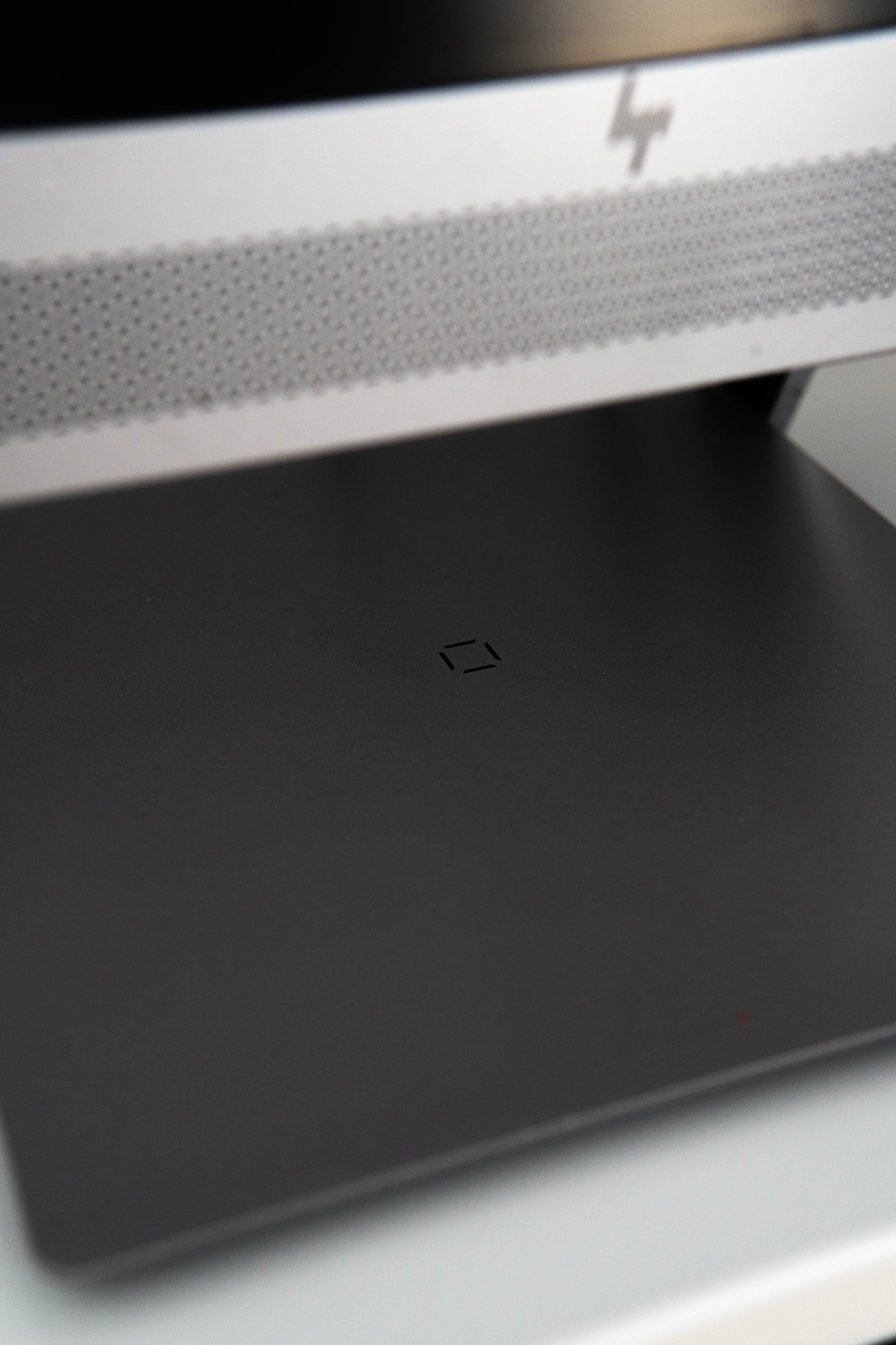 Monitor HP EliteDisplay S240uj 23,8 WQHD IPS Bang & Olufsen