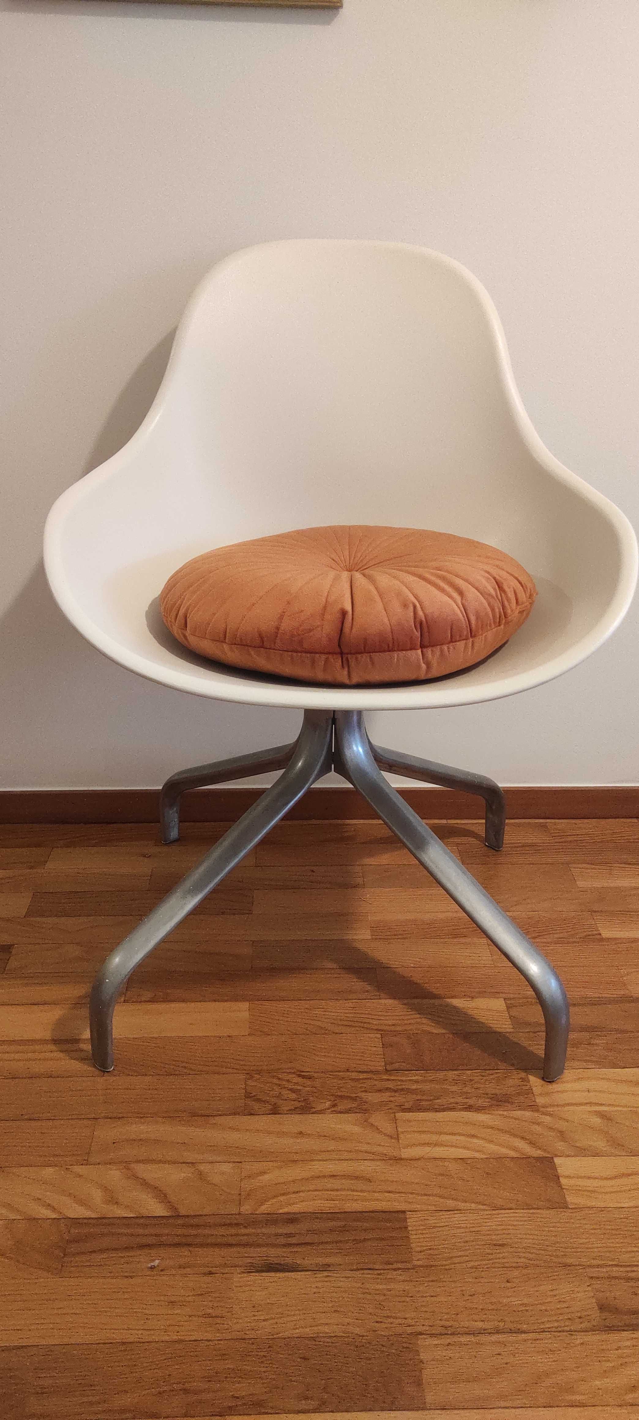Cadeiras Ikea, giratoria
