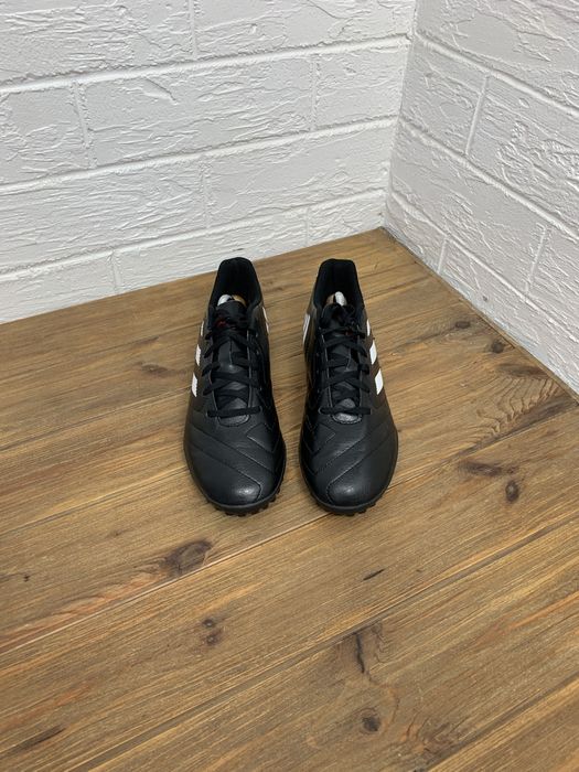 Футбольная обувь Adidas оригинал 42.5 бутсы шиповки сороконожки