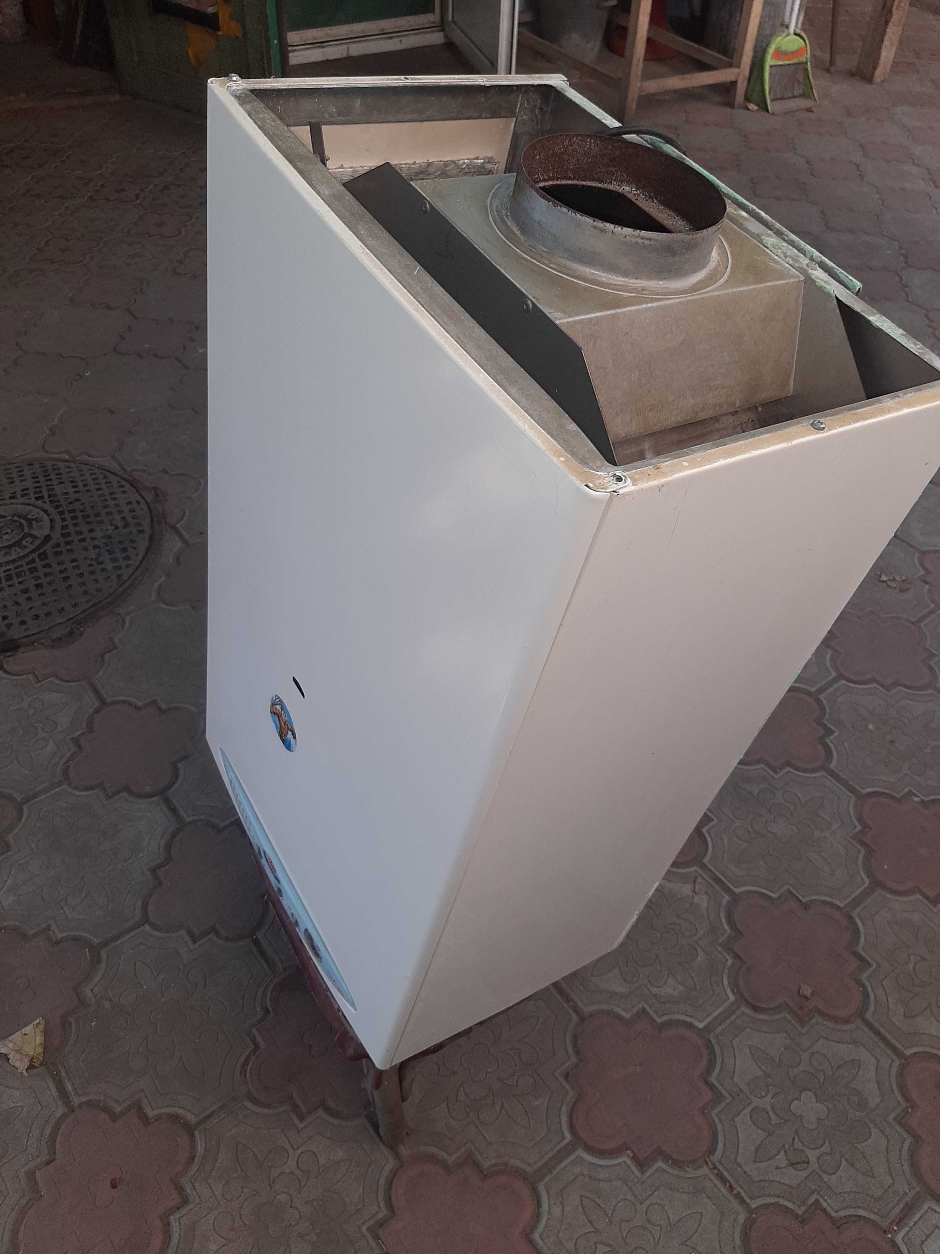 Продам газовый двухконтурный дымный котел