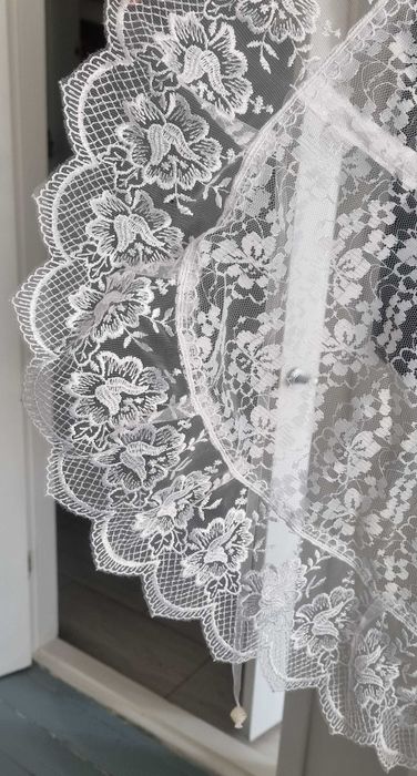 Палантин білосніжний