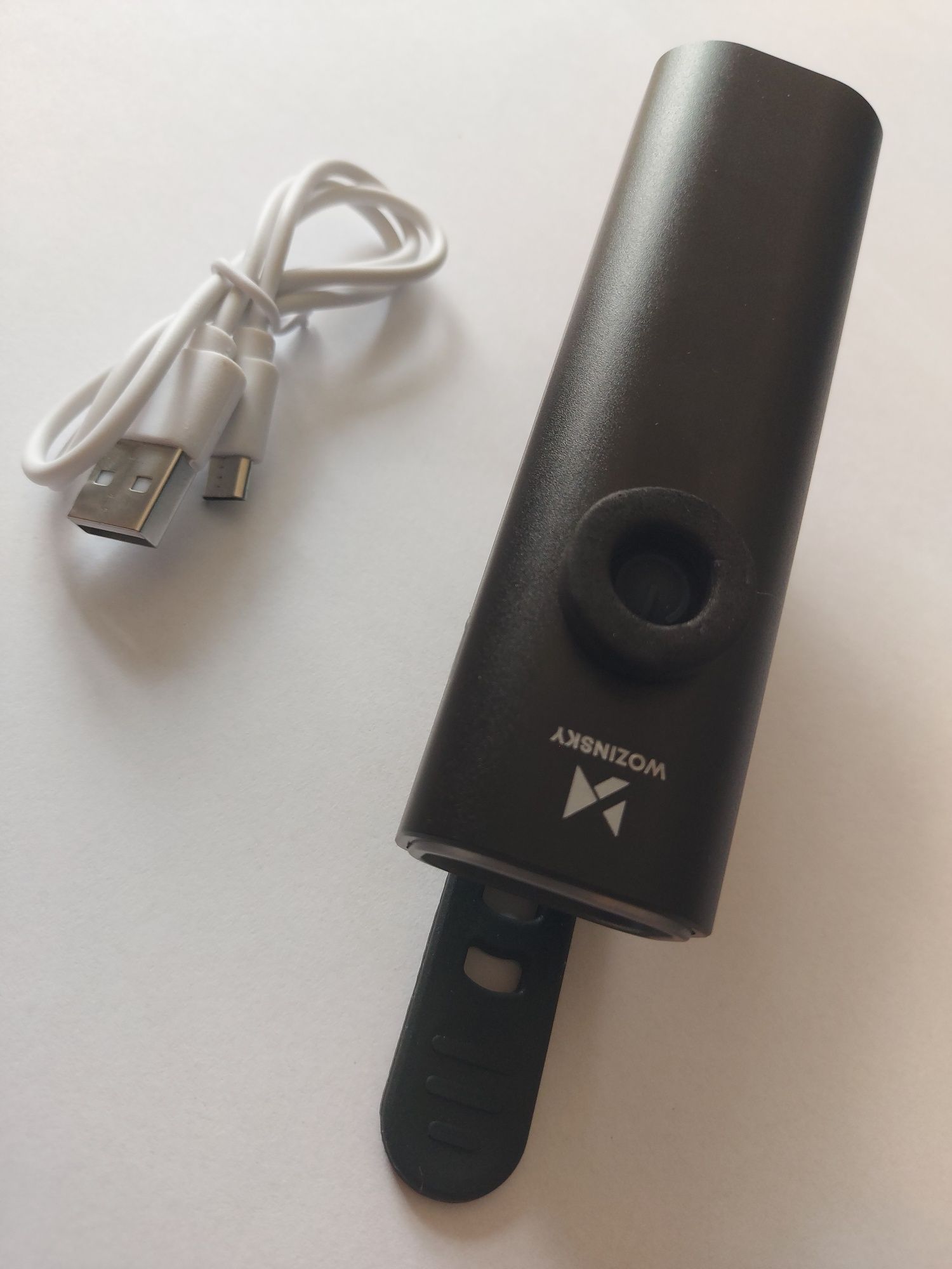 Lampka rowerowa przednia USB do 200lm białe światło 4 tryby pracy LED