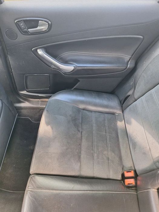 BOCZEK TAPICERKA DRZWI PRAWY TYŁ FORD MONDEO MK4 08r HATCHBACK EUR