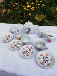 Porcelanowy zestaw do herbaty dla lalek Hello Kitty