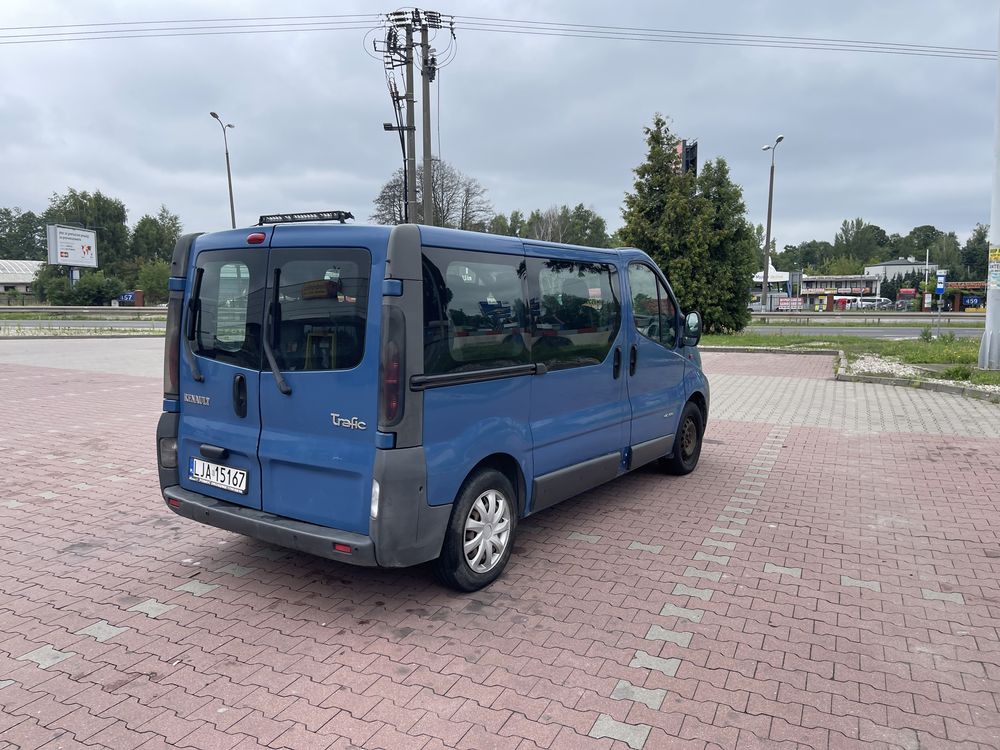 Renault trafic 9-osobowy  klima