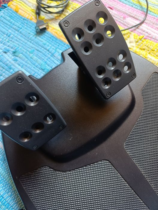 Кермо ігрове MOMO Logitech