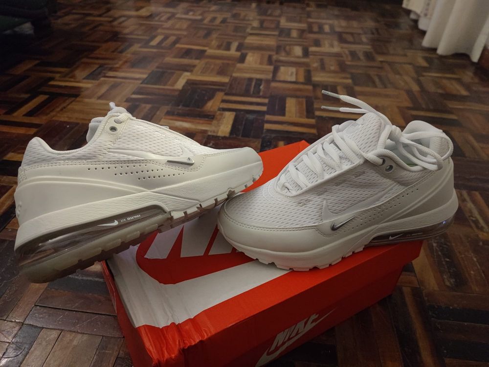 2 pares de tenis NIKE talla 37 1/2 nuevos