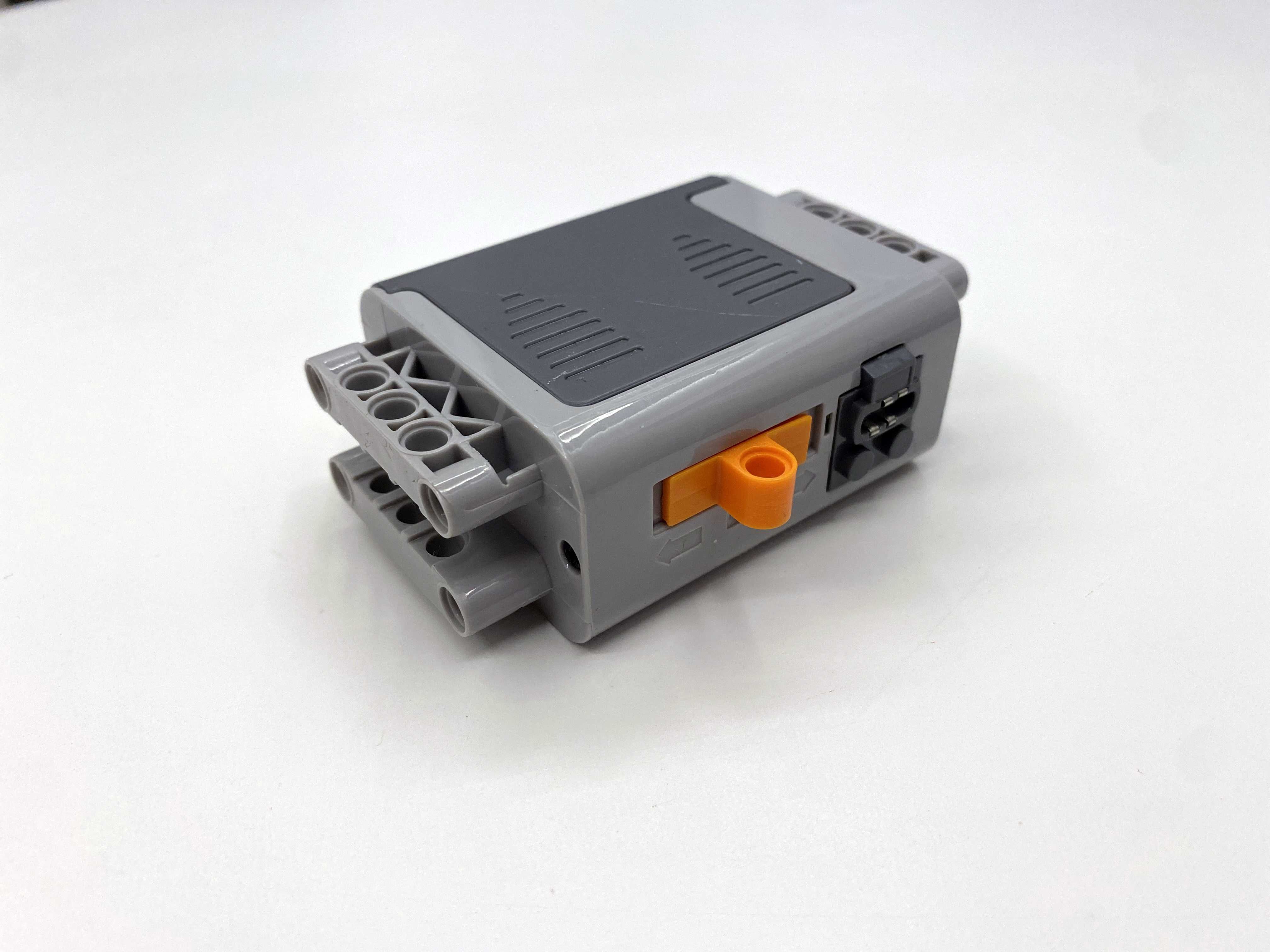 Lego Technic BOX  8881 - pojemnik na baterię 6 x AA  -Zamiennik