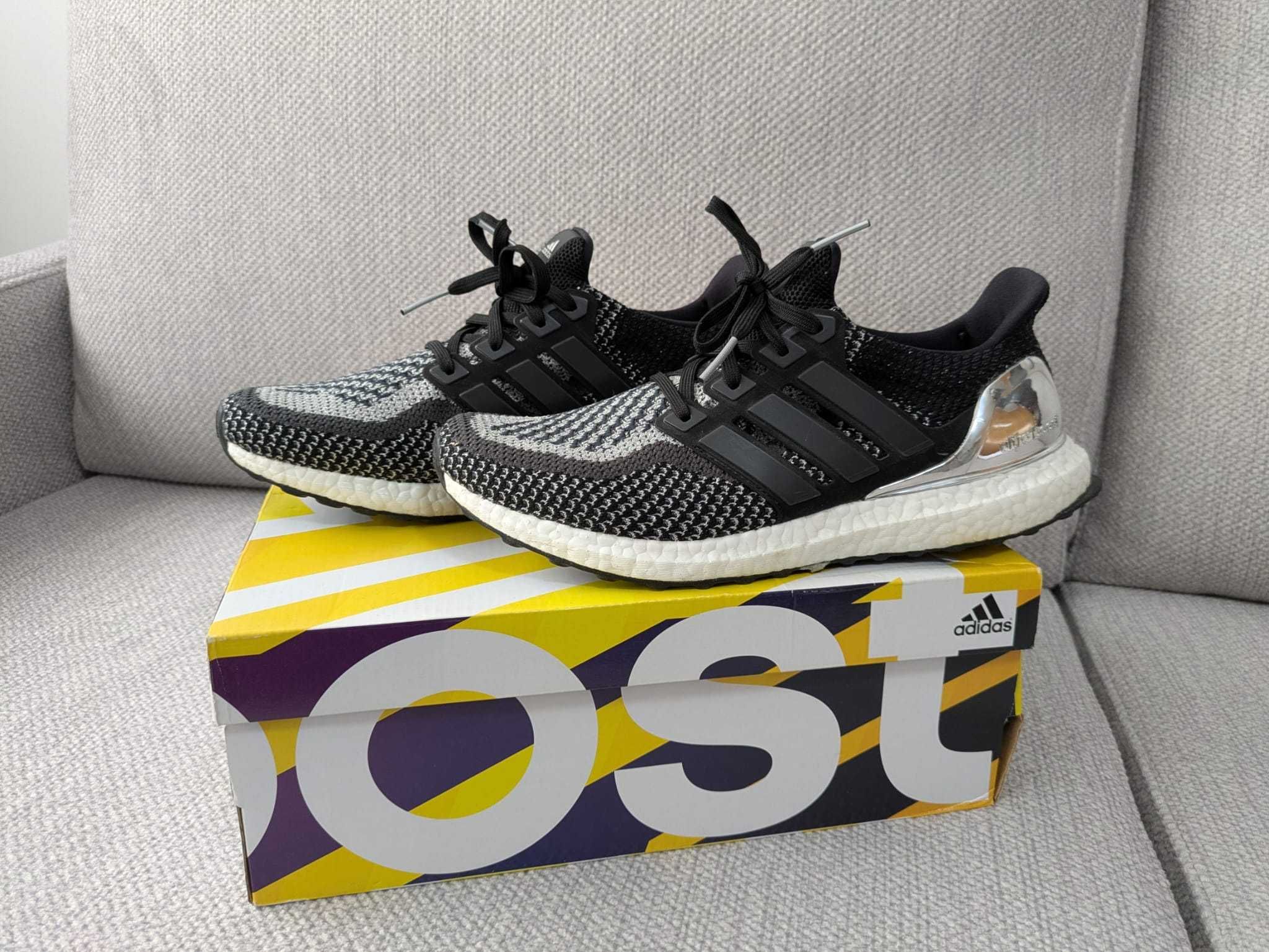 Sapatilhas ADIDAS UltraBOOST homem 43 1/3
