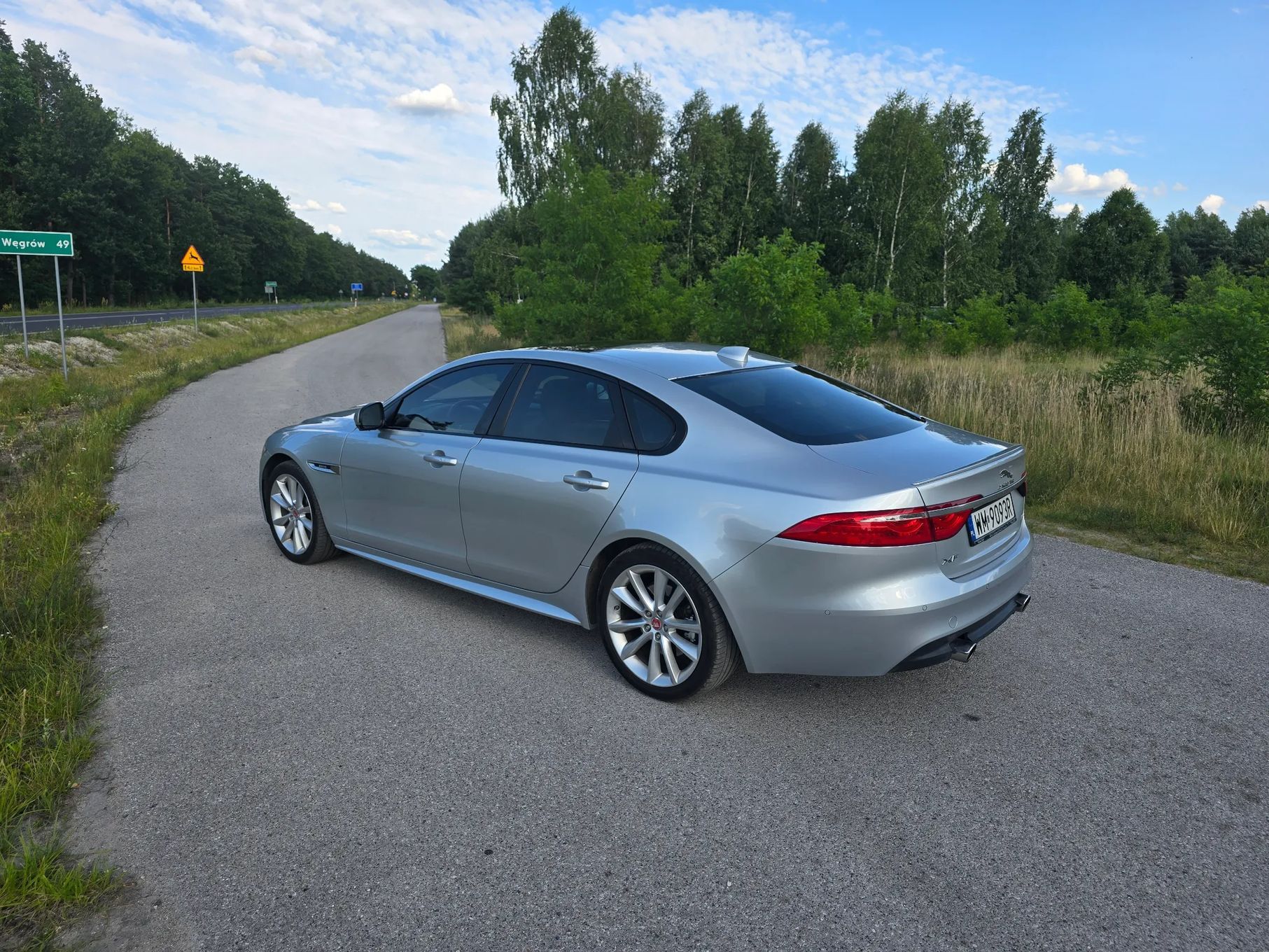 Jaguar XF R-Sport, Kamery 360, Radar, Dociągi drzwi