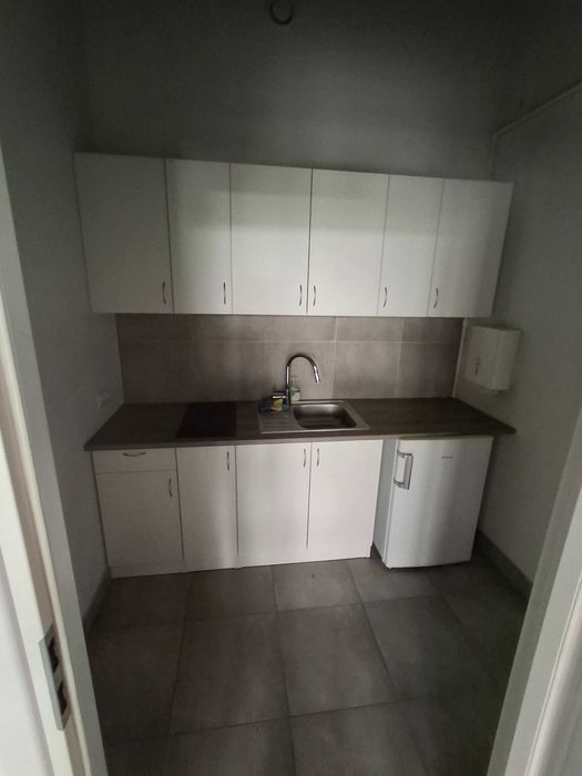 Lokal usługa blisko Ronda Daszyńskiego PARTER- BEZPOŚREDNIO