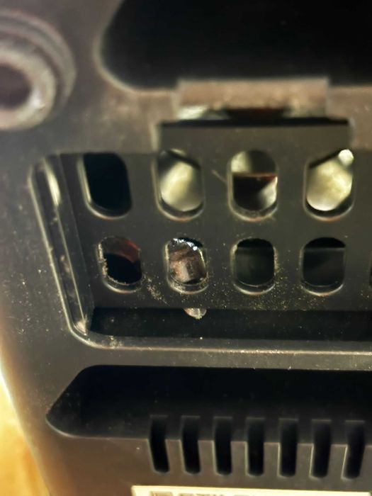 Elektryczna ostrzałka do noży diamentowa uszkodzona