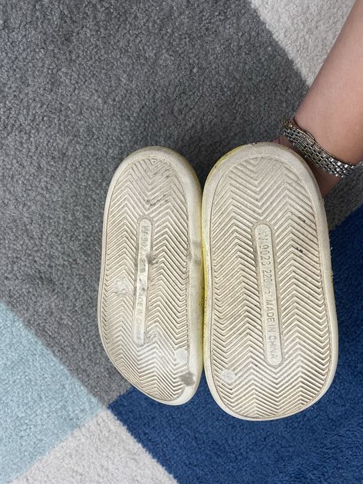 Klapki dla dziecka r. 33 dlugosc 21cm unisex