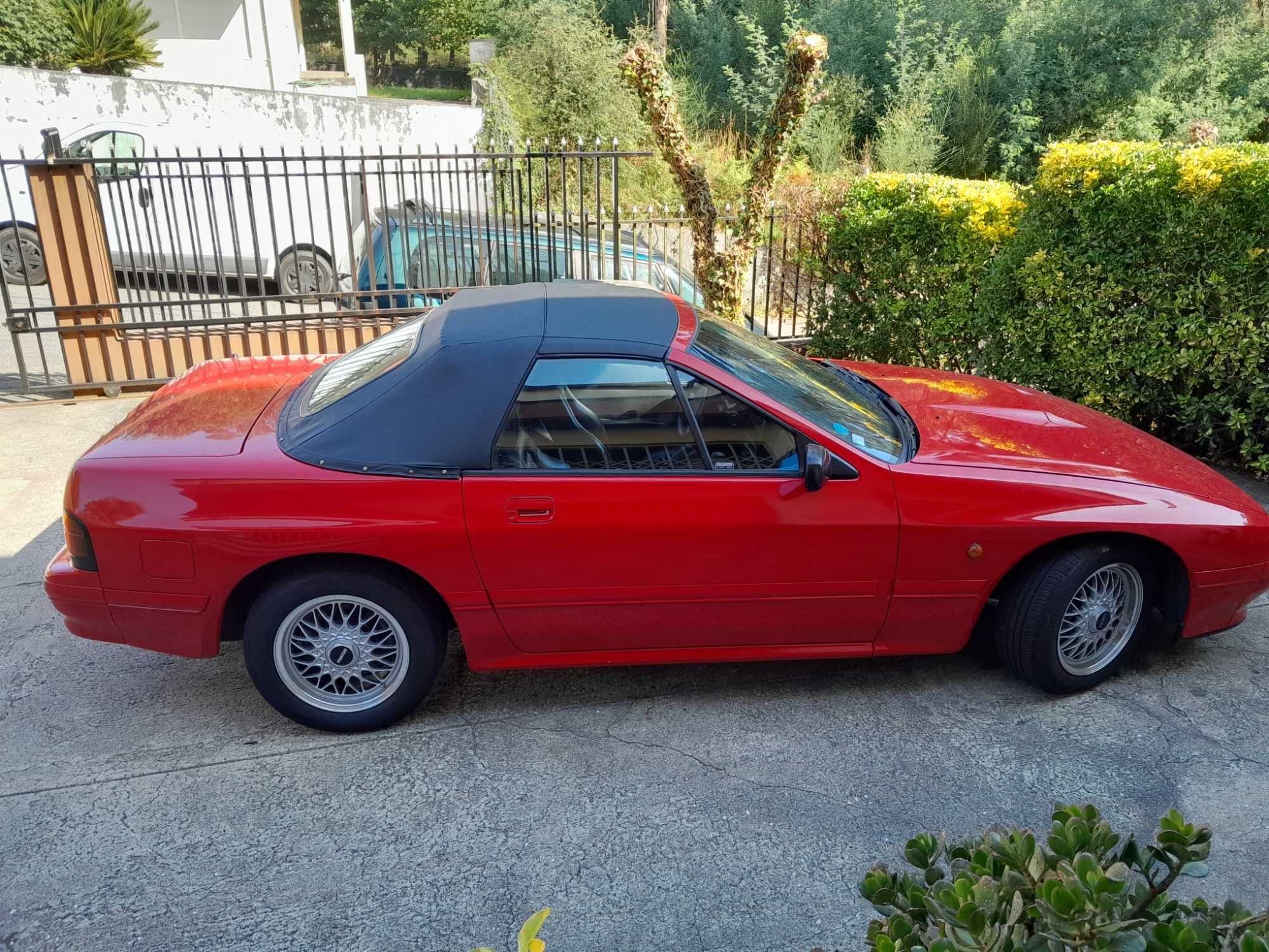 Mazda rx7 clássico inscrito no museu do caramulo