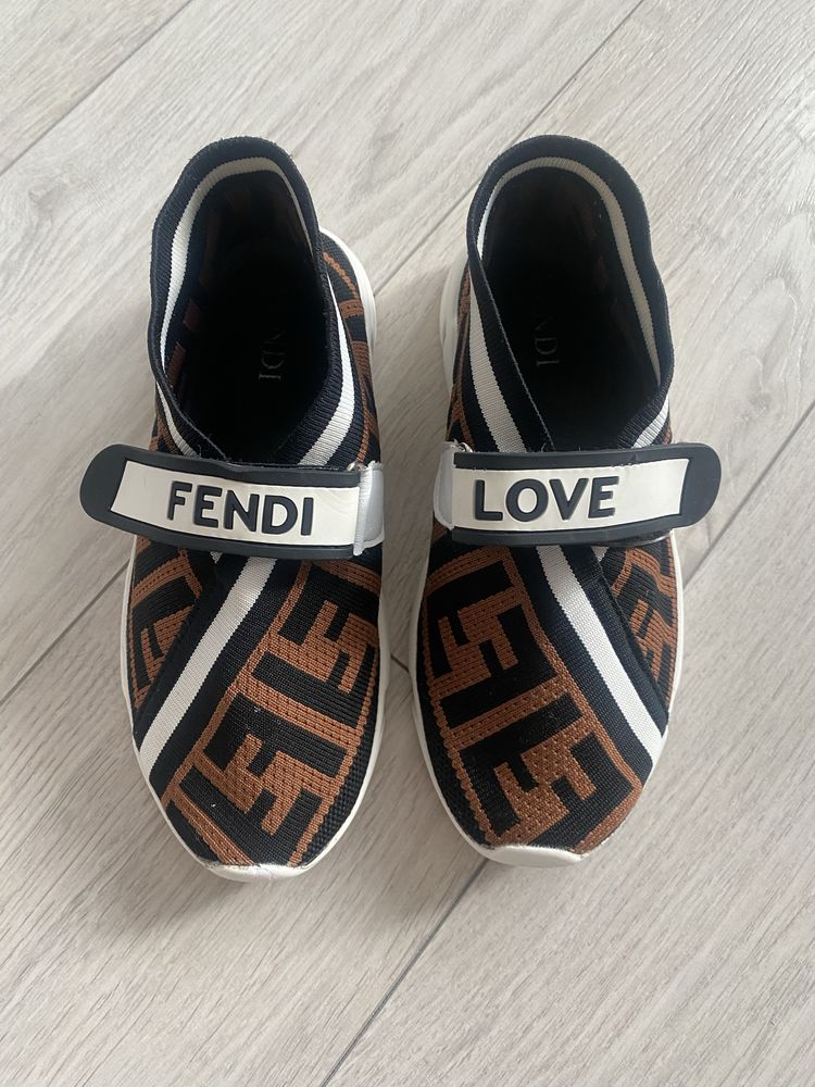 Кросівки fendi 33р