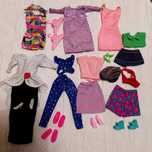 Roupinhas e calçado para boneca Barbie ou similar. cada lote 15 euros