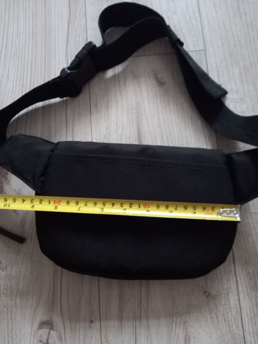 Продам сумку на пояс Ellesse