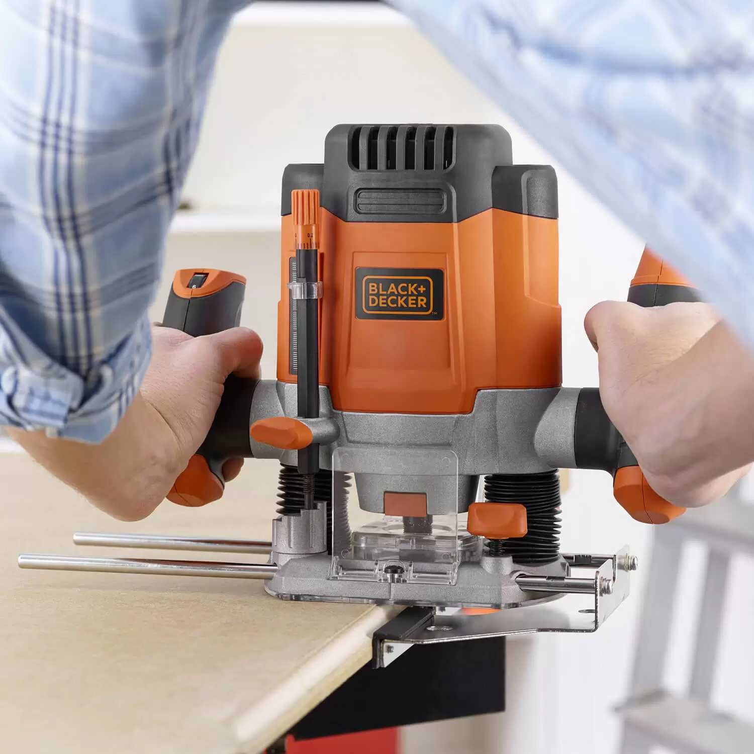 Фрезер сетевой BLACK+DECKER KW1200E/6-8мм/рег.об/1200ватт/пл.пуск/гар2