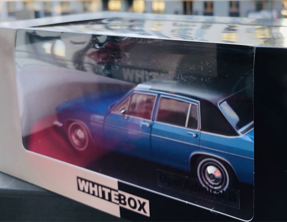 Opel Admiral B Whitebox 1/24 Whitebox