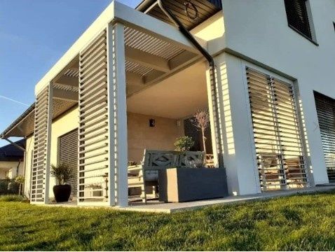 Жалюзі київ дерев'яні жалюзі тераса київ садові жалюзі київ