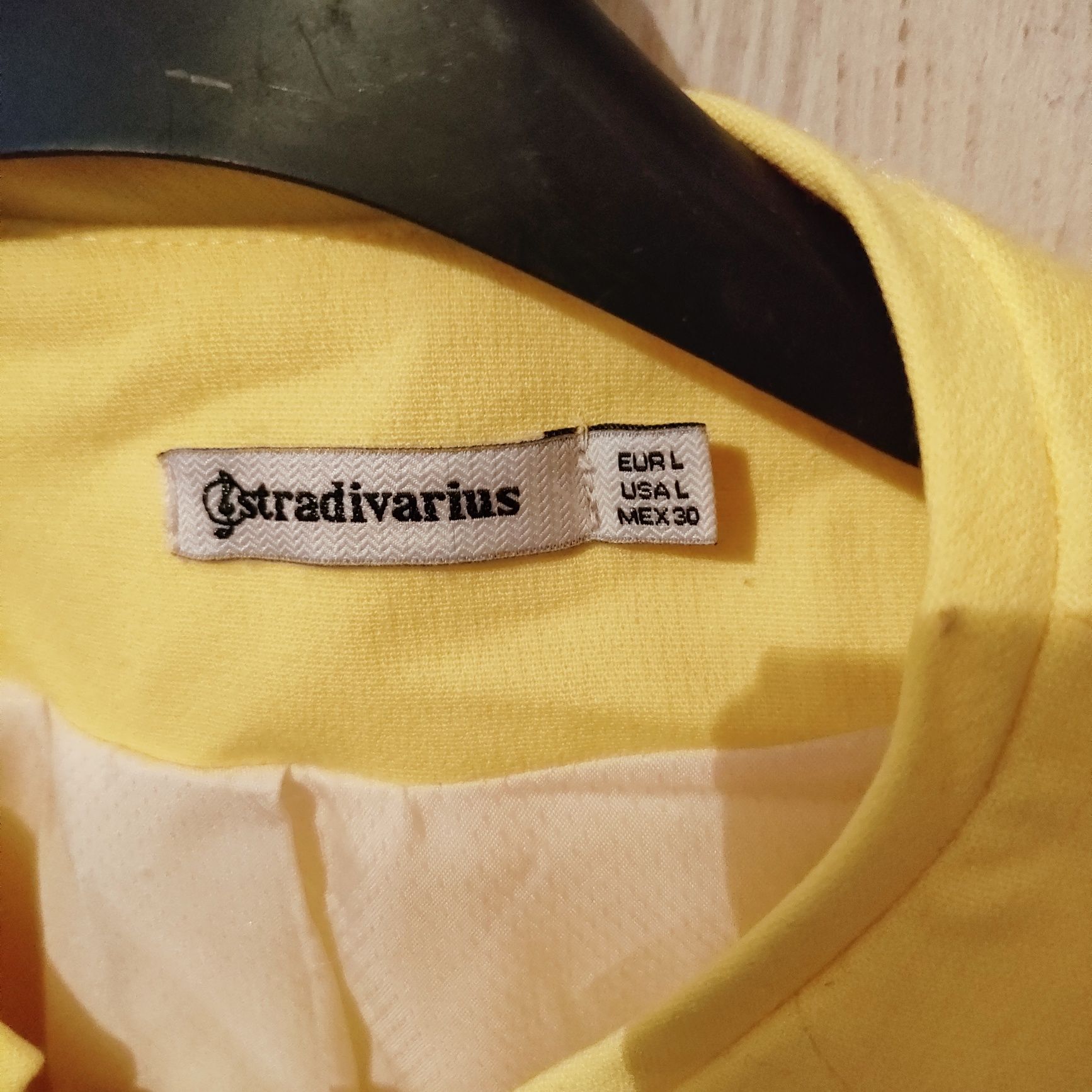 Płaszczyk żółty rozmiar L firmy Stradivarius